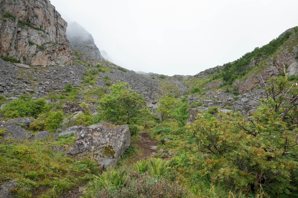 Wanderung zum Festvågtinden auf den Lofoten in Norwegen