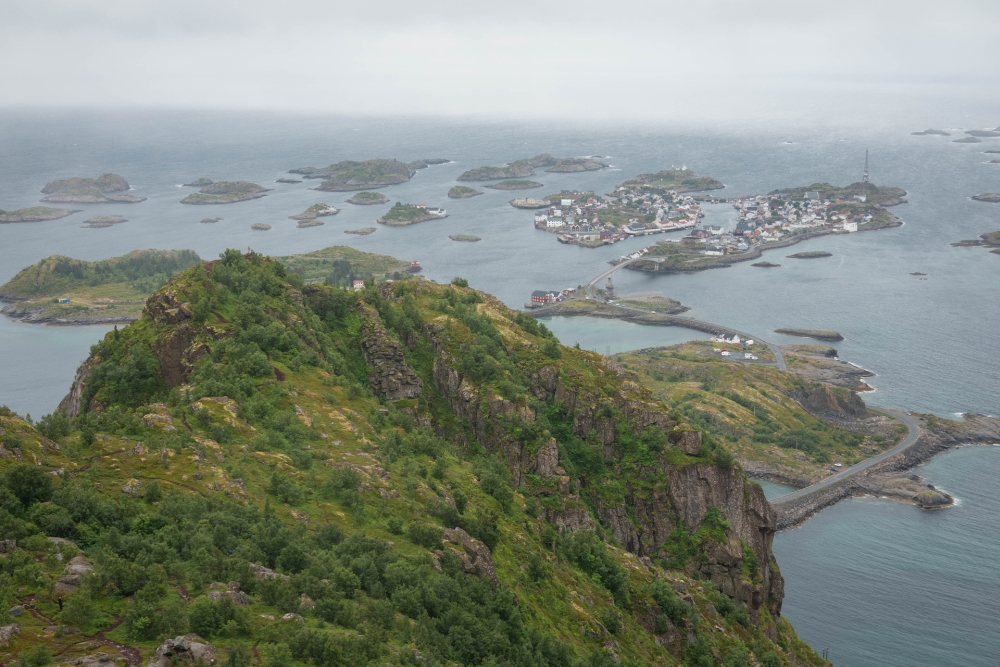 Wanderung zum Festvågtinden auf den Lofoten in Norwegen