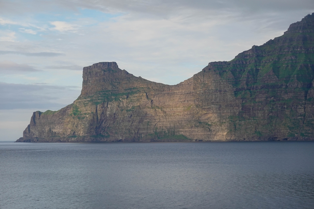 Klippen von Kalsoy (Färöer)