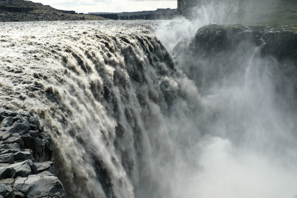 Kraftvoll und sedimentreich - der Dettifoss in der Jökulsárgljúfur (Nordostisland)