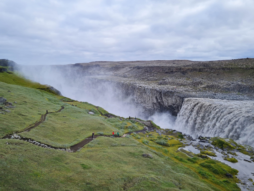Dettifoss vom Westufer aus gesehen - in der Jökulsárgljúfur (Nordisland)