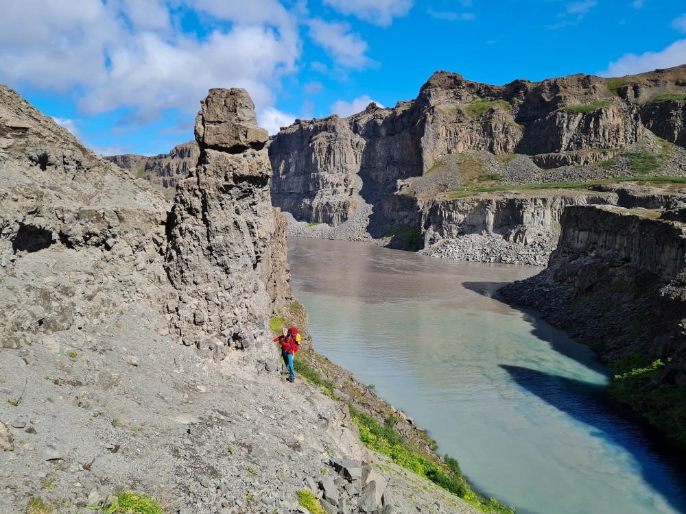 Es geht ausgesetzt weiter - auf unserer Trekkingtour entlang der Jökulsárgljúfur (Nordisland)