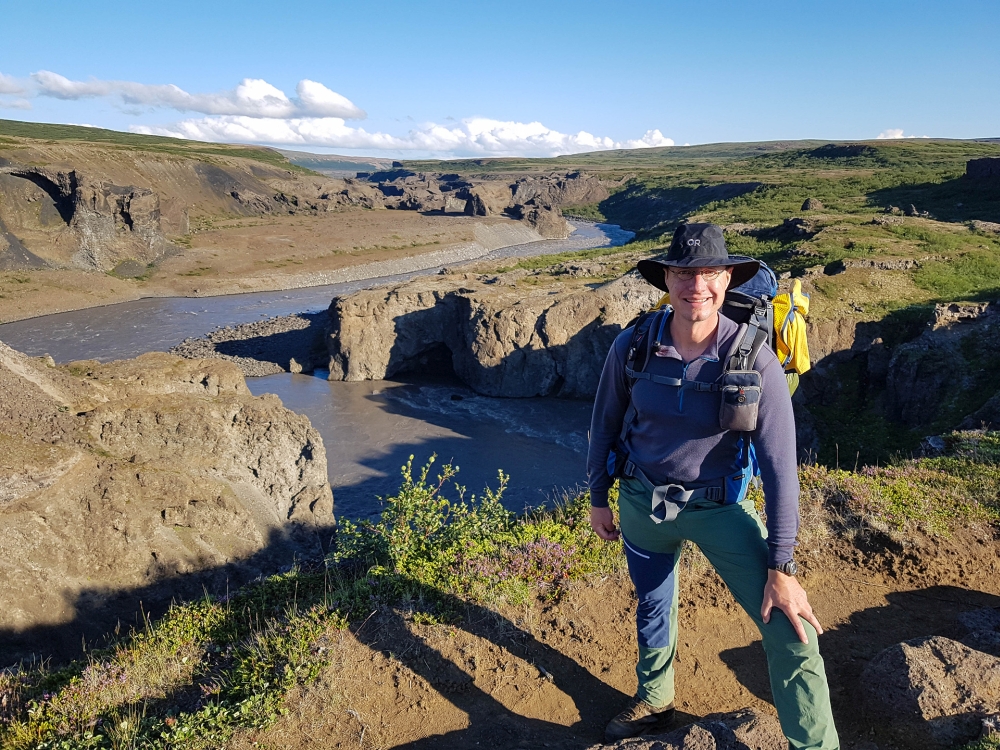 Blick vom Kallbjarg auf die Jökulsá - auf unserer Trekkingtour entlang der Jökulsárgljúfur (Nordisland)