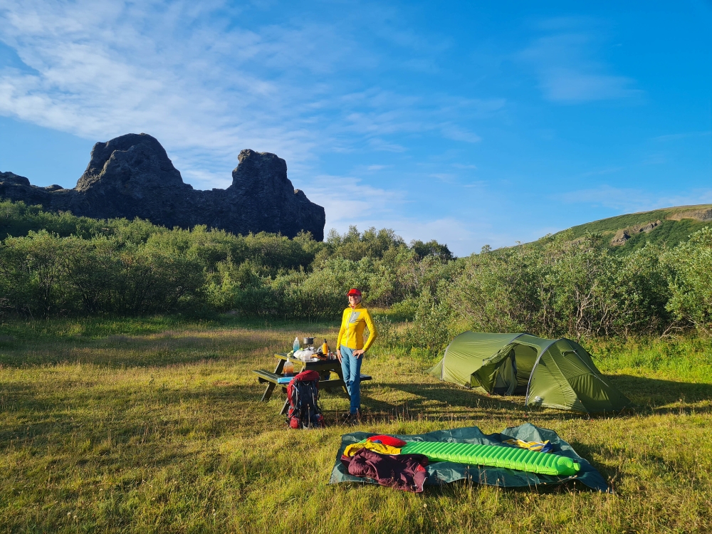Ich räume unterdessen auf - Campingplatz Vesturdalur - auf unserer Trekkingtour entlang der Jökulsárgljúfur (Nordisland)