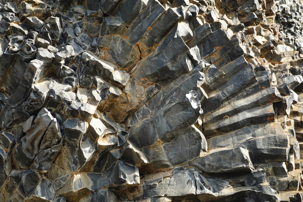 Basaltsäulen an den Hljóðaklettar - auf unserer Trekkingtour entlang der Jökulsárgljúfur (Nordisland)