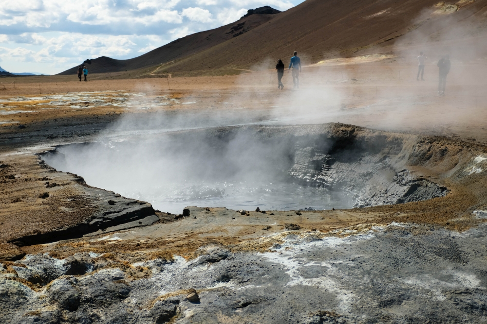 Schlammtöpfe auf dem Solfatarenfeld Hverir bei Námaskarð am Mývatn (Nordisland)
