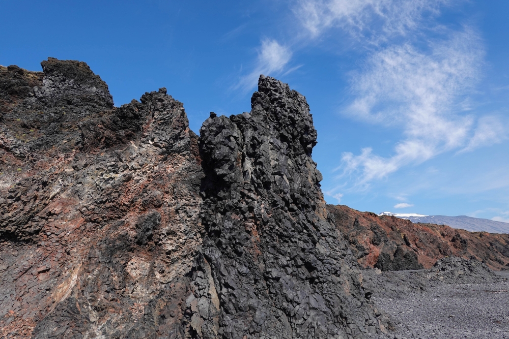 Felstürme im Labyrinth am Djúpalónssandur in der Bucht von Dritvík - Westküste von Snæfellsnes (Island)