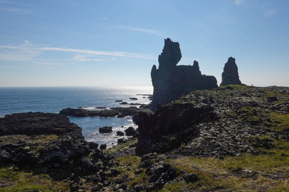 Die Lóndrangar auf unserer Wanderung von Malarrif zum Viewing Point - Südküste von Snæfellsnes (Island)