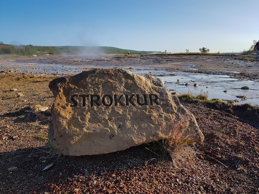 Strokkur im Geothermalfeld Haukadalur - Golden Circle (Island)