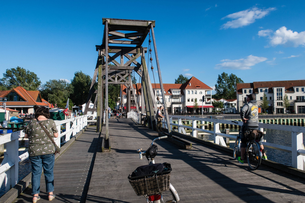 Holzklappbrücke in Wieck bei Greifswald
