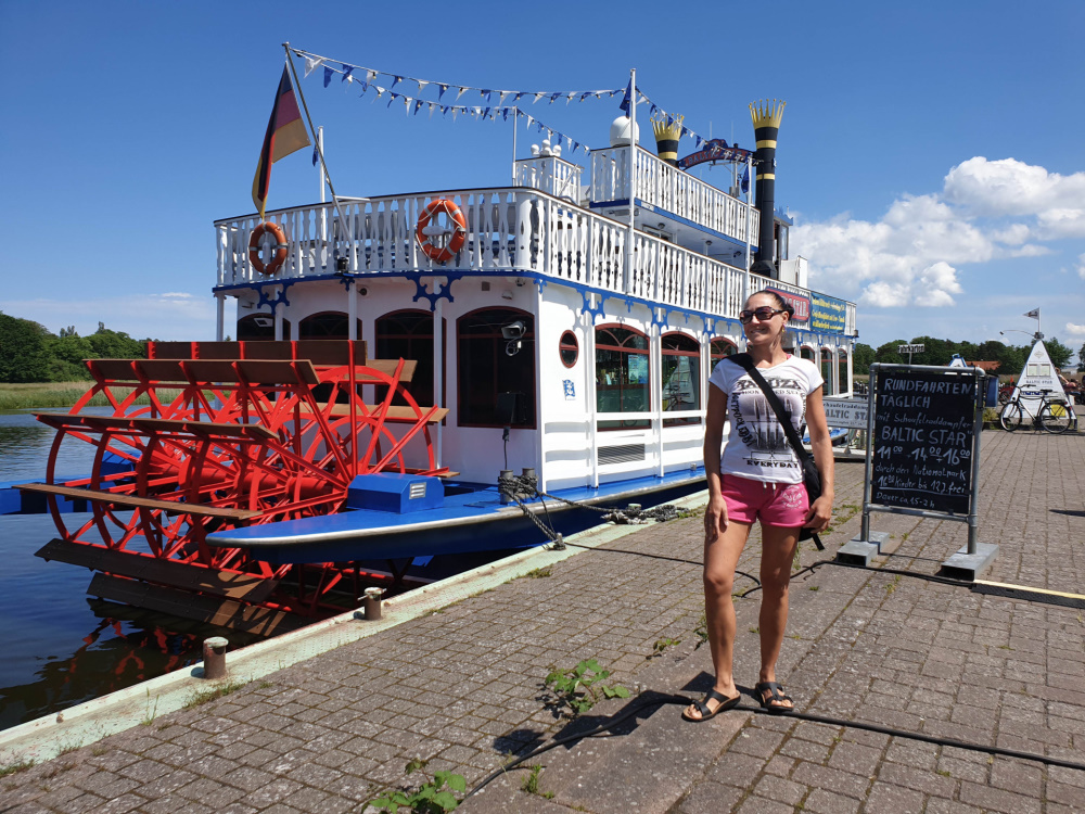 Schaufelraddampfer im Prerower Hafen / Darß